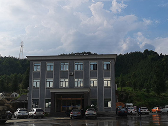 因為專注所以專業，因為誠信所以成功